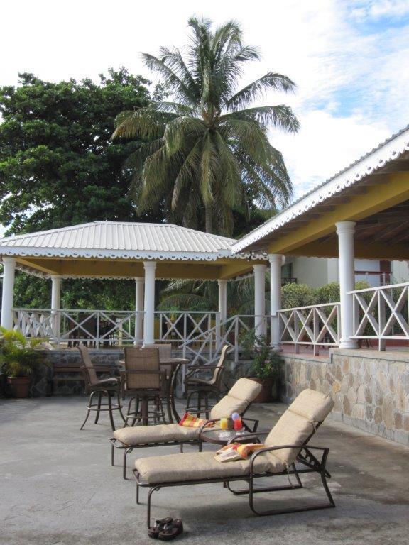 Paradise Beach Hotel Kingstown Exterior photo