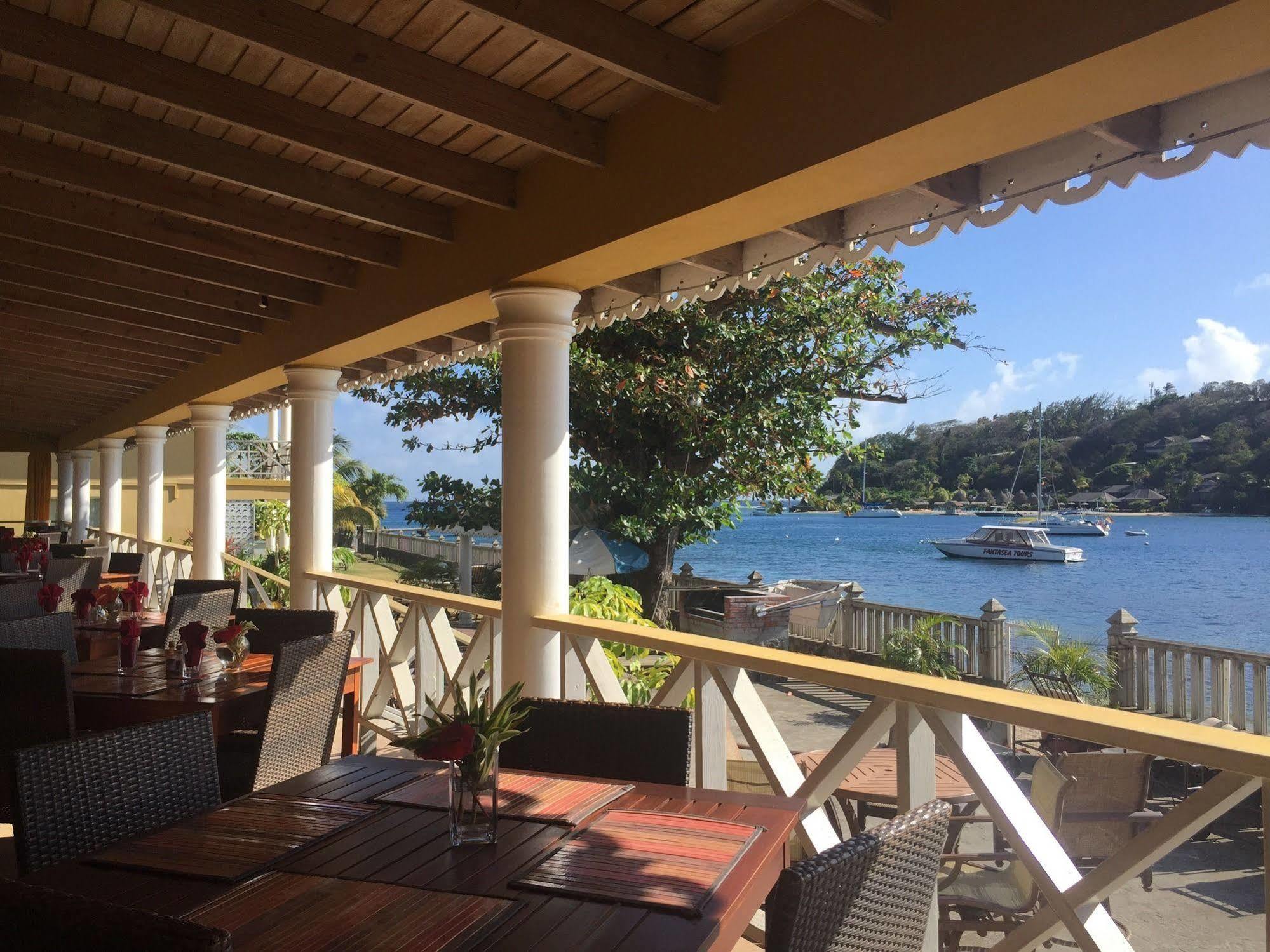 Paradise Beach Hotel Kingstown Exterior photo