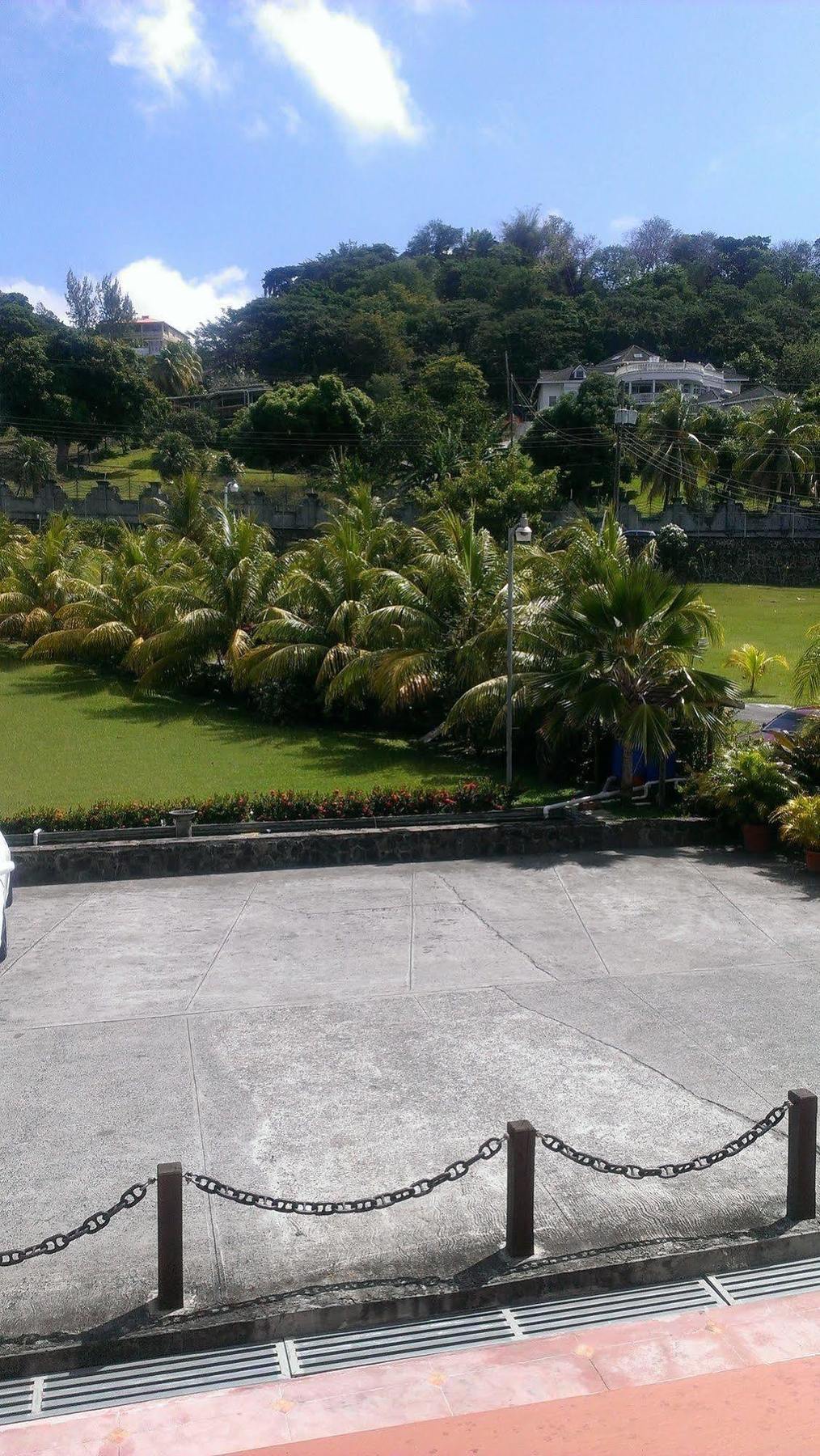 Paradise Beach Hotel Kingstown Exterior photo