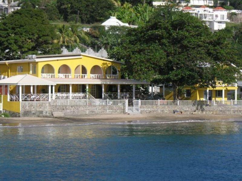 Paradise Beach Hotel Kingstown Exterior photo